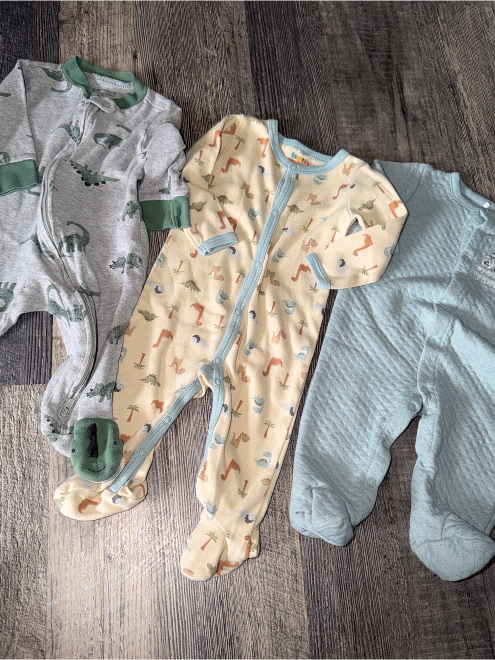 Neutral Dinosaur Print Cotton Footed One-Piece sleeper Lot 3-6M Bundle Carter’s
